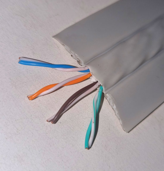 Kabel plochý UTP CAT5 - balení cívka 61m (200FT)